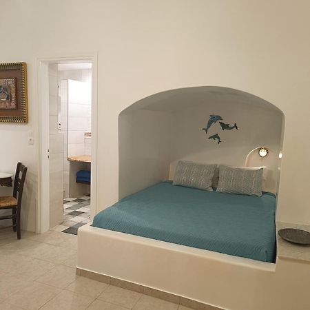 Moschatos Beach House Kamari  Ngoại thất bức ảnh