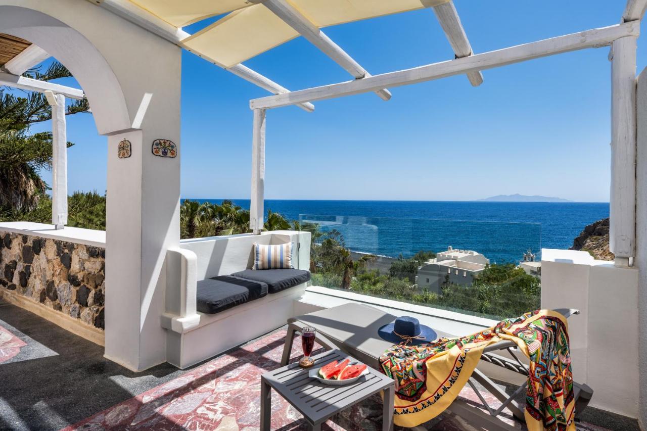 Moschatos Beach House Kamari  Ngoại thất bức ảnh