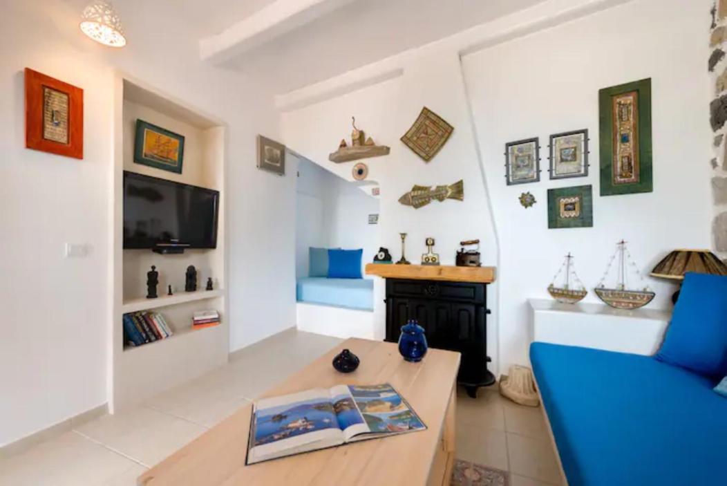 Moschatos Beach House Kamari  Ngoại thất bức ảnh