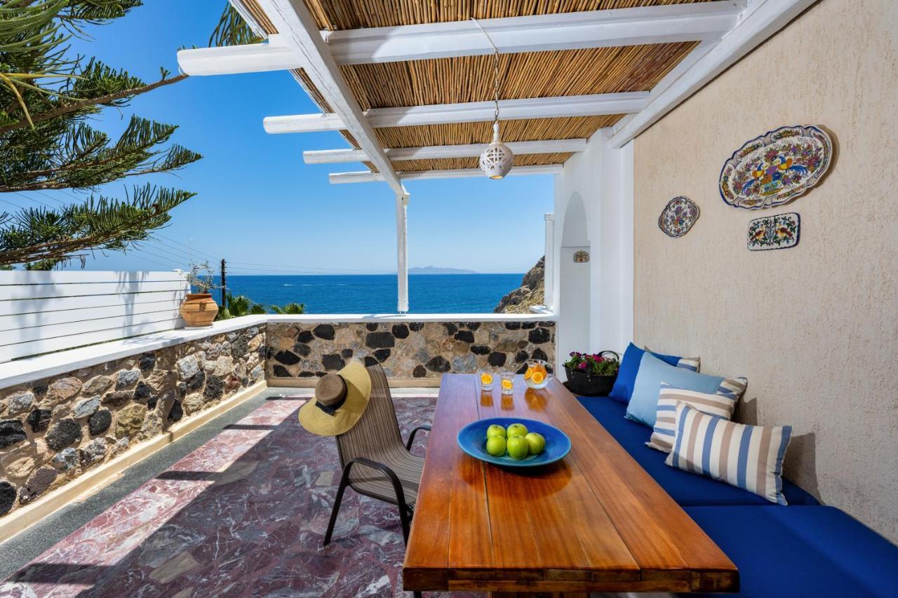 Moschatos Beach House Kamari  Ngoại thất bức ảnh
