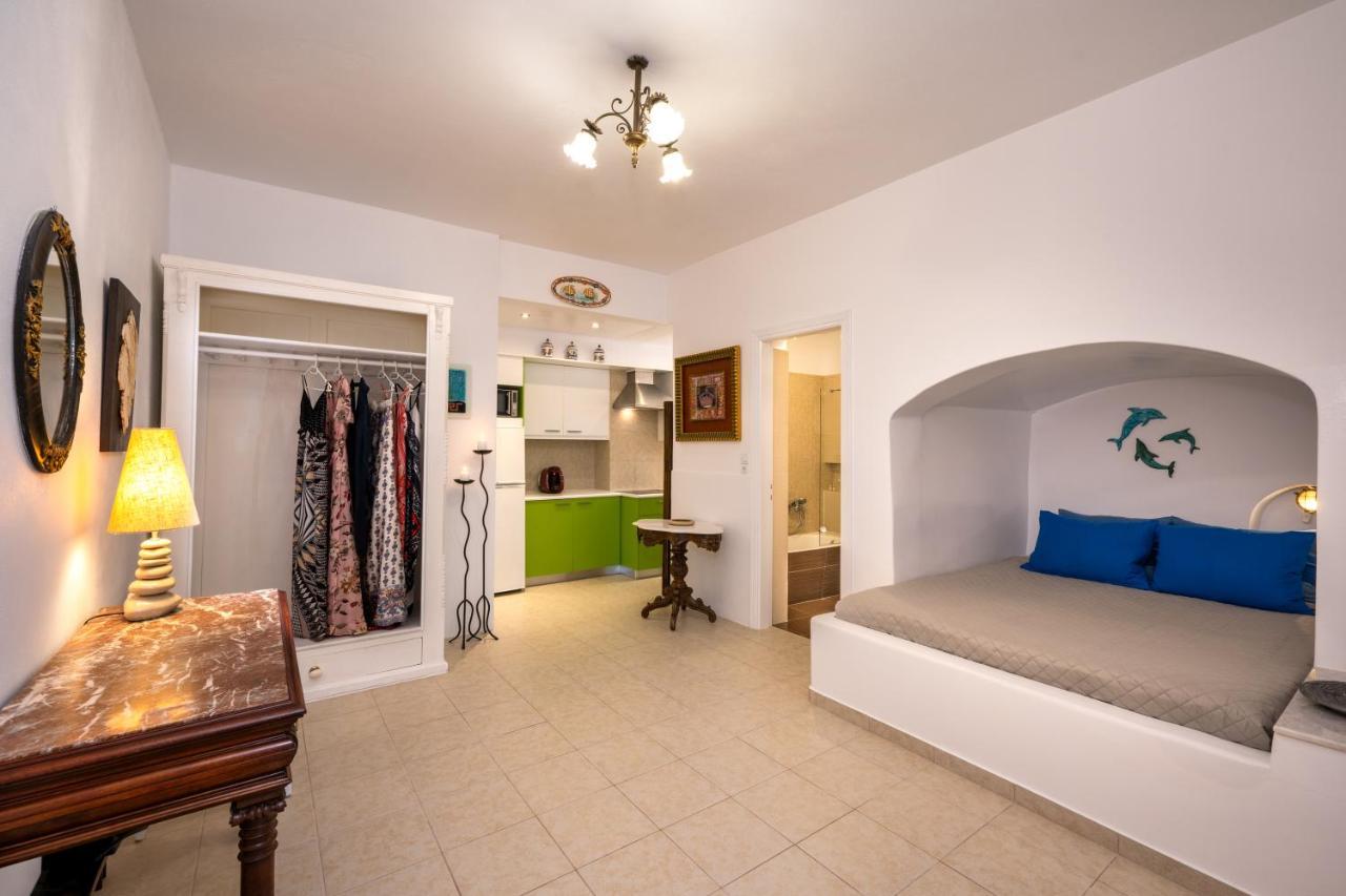 Moschatos Beach House Kamari  Ngoại thất bức ảnh