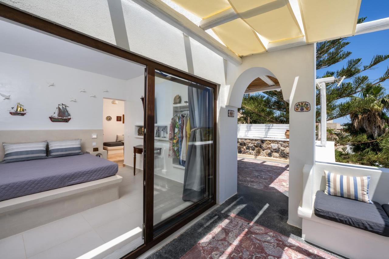 Moschatos Beach House Kamari  Ngoại thất bức ảnh