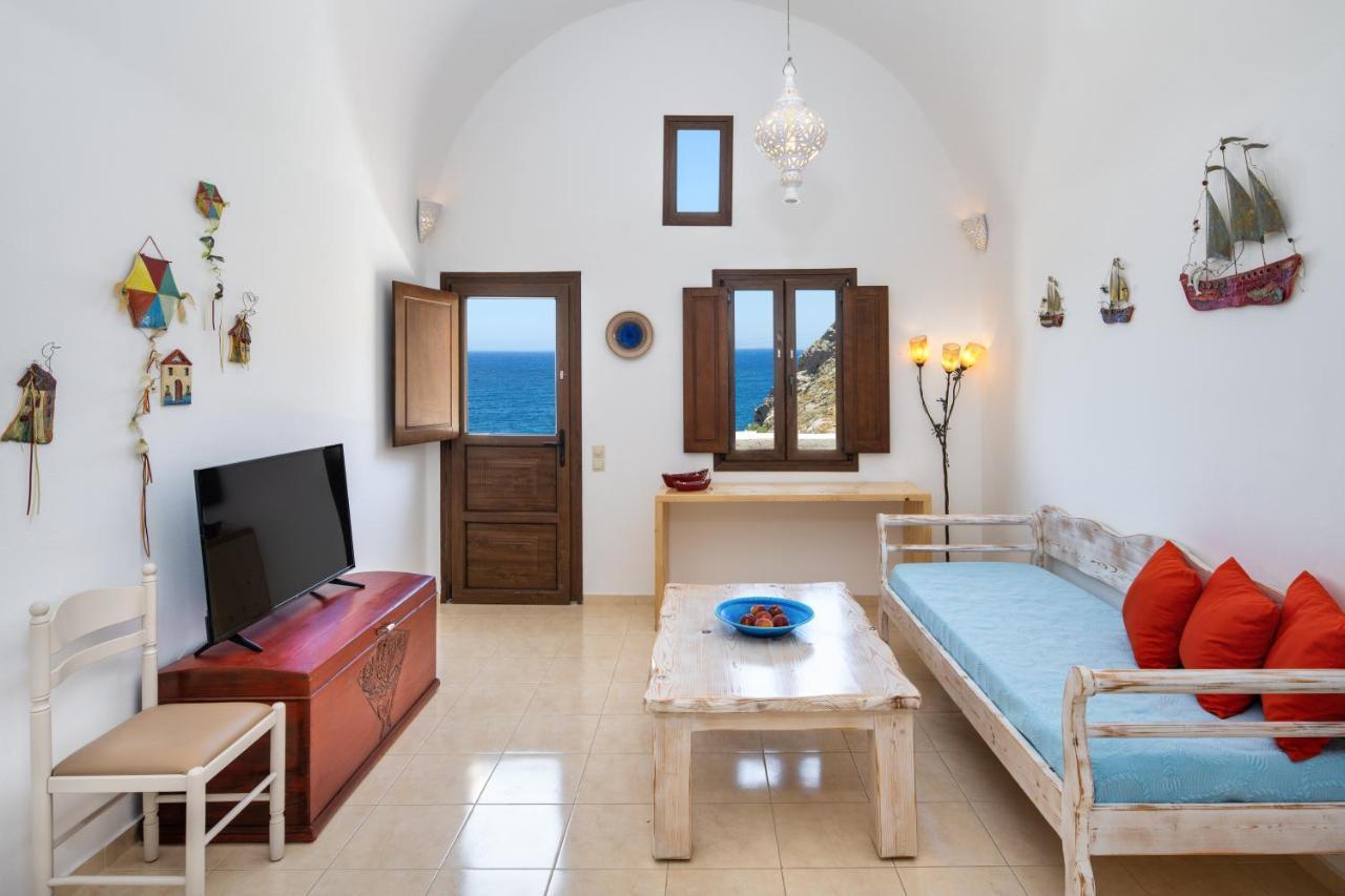 Moschatos Beach House Kamari  Ngoại thất bức ảnh