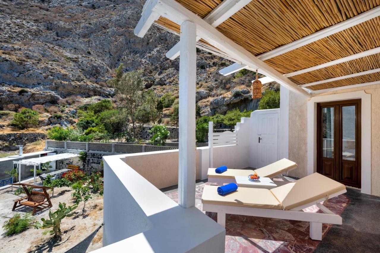 Moschatos Beach House Kamari  Ngoại thất bức ảnh