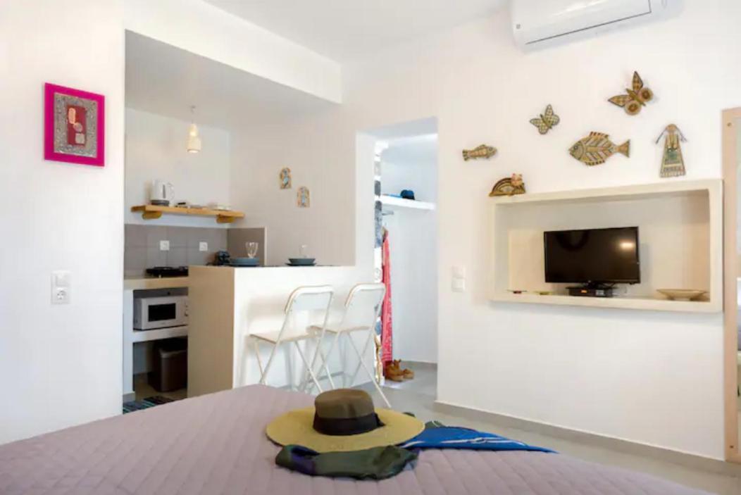 Moschatos Beach House Kamari  Ngoại thất bức ảnh