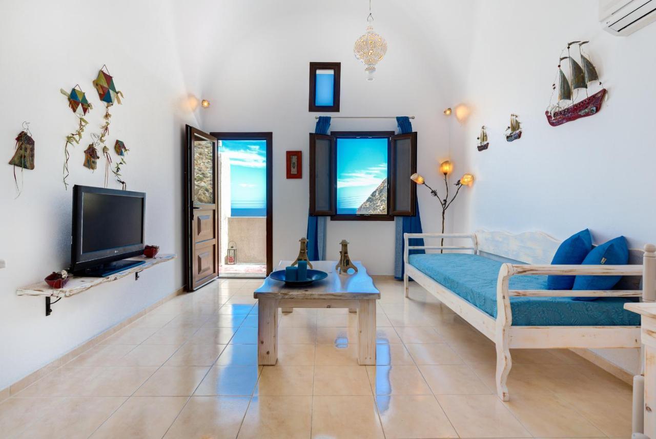 Moschatos Beach House Kamari  Ngoại thất bức ảnh