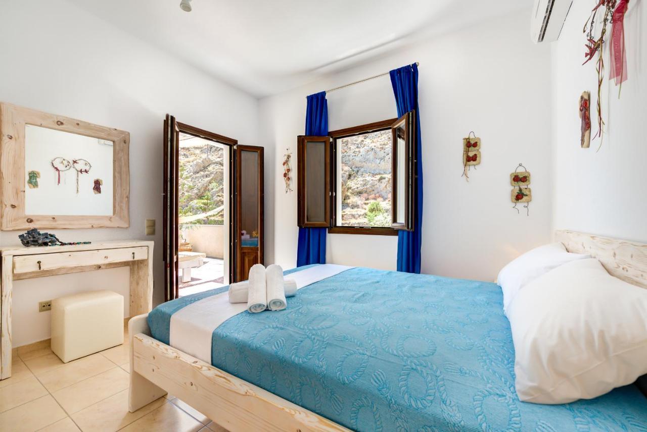 Moschatos Beach House Kamari  Ngoại thất bức ảnh