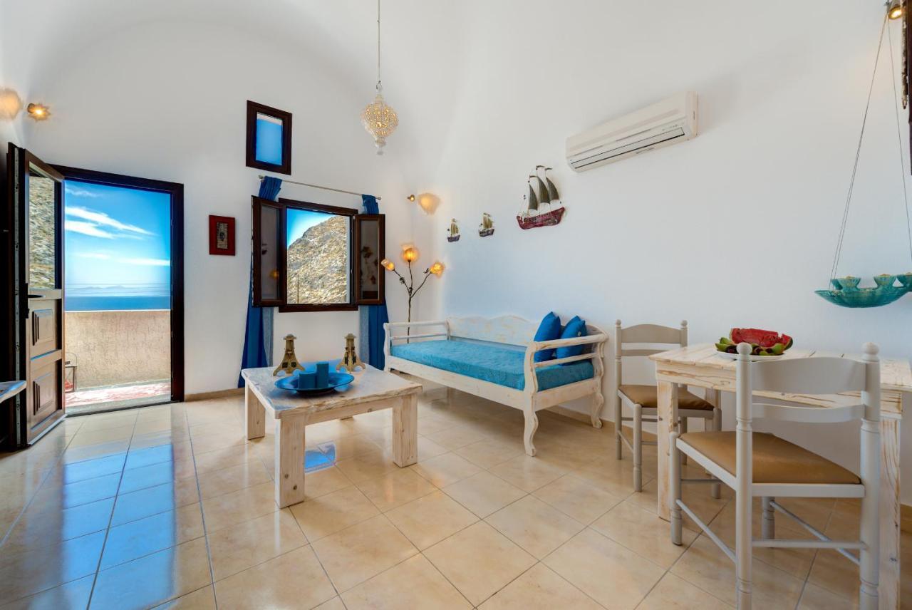 Moschatos Beach House Kamari  Ngoại thất bức ảnh