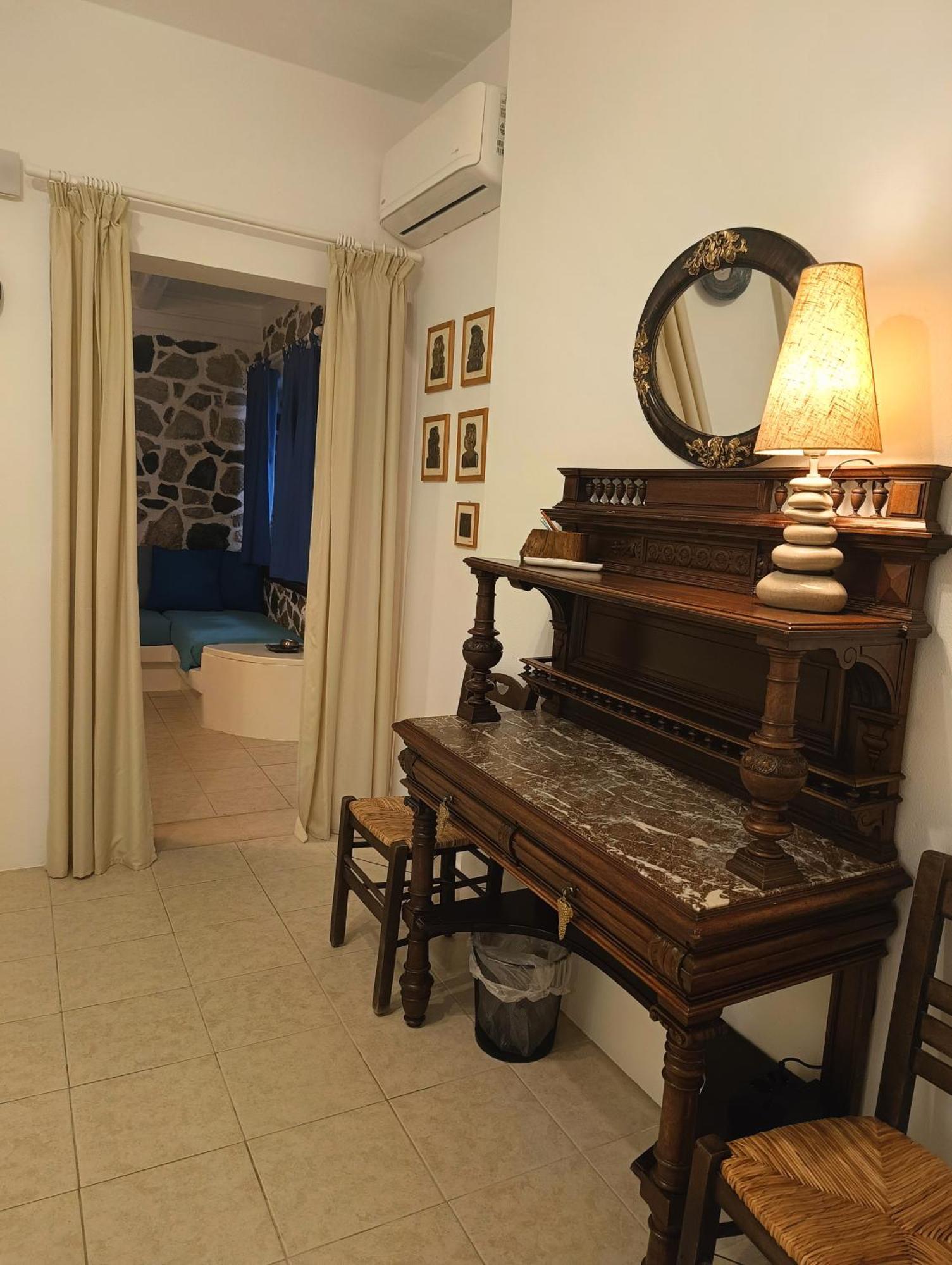 Moschatos Beach House Kamari  Phòng bức ảnh