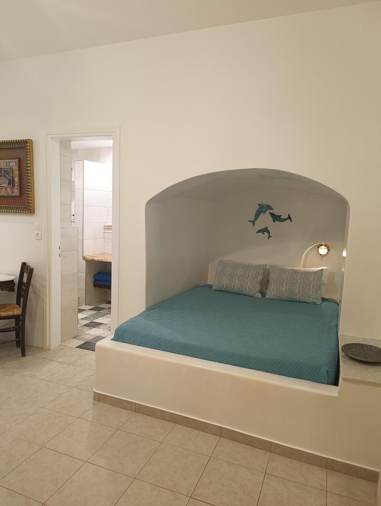Moschatos Beach House Kamari  Ngoại thất bức ảnh